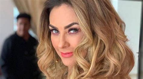 aracely arámbula desnuda|“En cuerpo y alma”: las atrevidas fotos detrás de cámaras del。